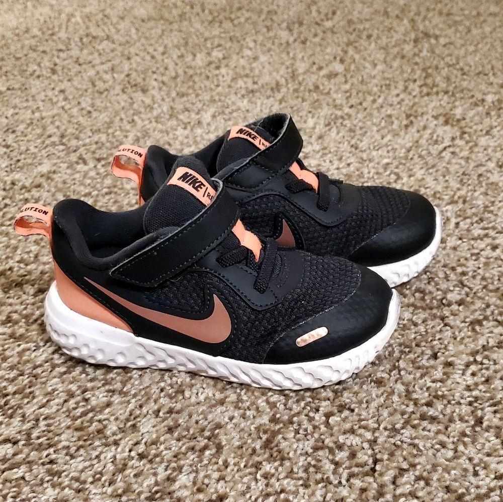 Girls Nike Revolution 5 Shoes